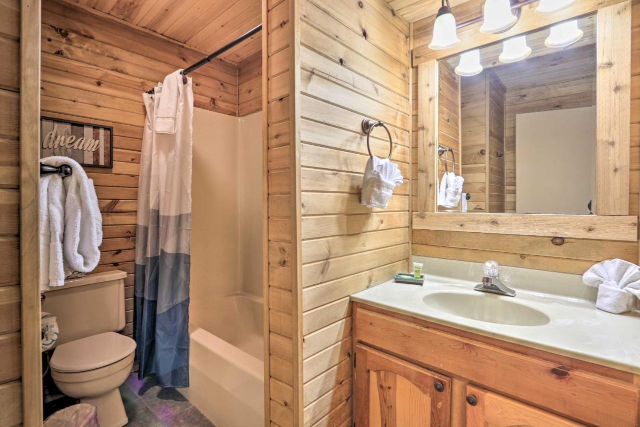 Gatlinburg Escape With Hot Tub, Deck And Mtn View Villa Luaran gambar