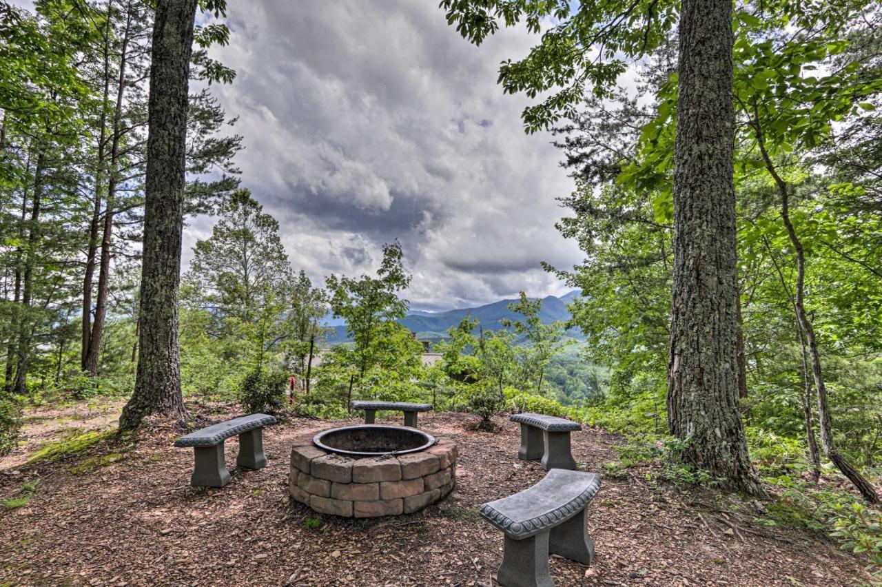 Gatlinburg Escape With Hot Tub, Deck And Mtn View Villa Luaran gambar